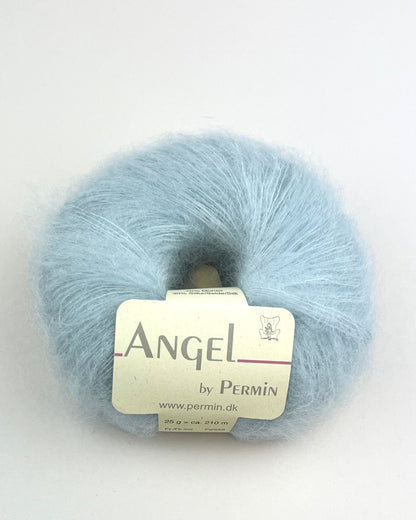 8841113 Sky blue